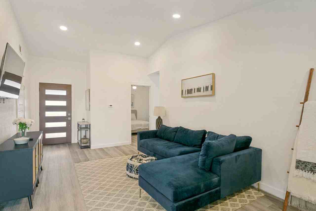 1273 Palisades Dr - Photo 6 of 13
