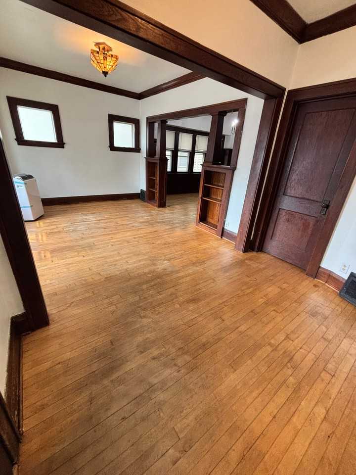3131 N Fratney St - Photo 4 of 22