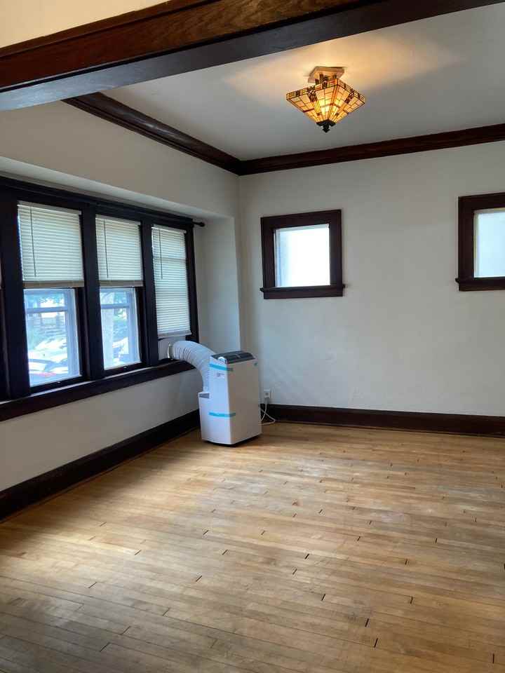 3131 N Fratney St - Photo 5 of 22