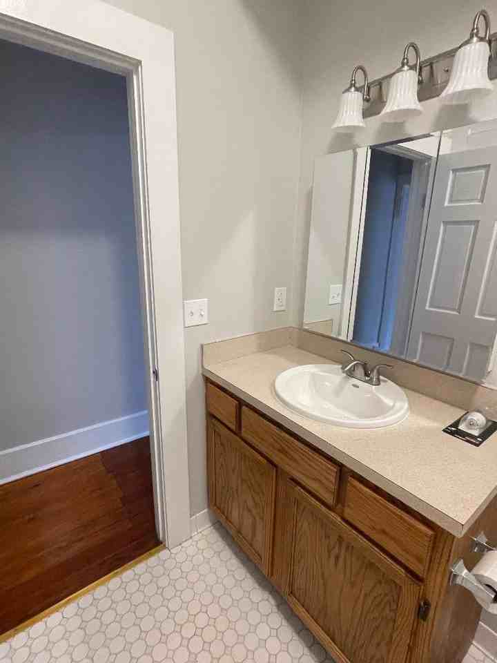 2531 Annunciation St #2531 - Photo 2 of 3