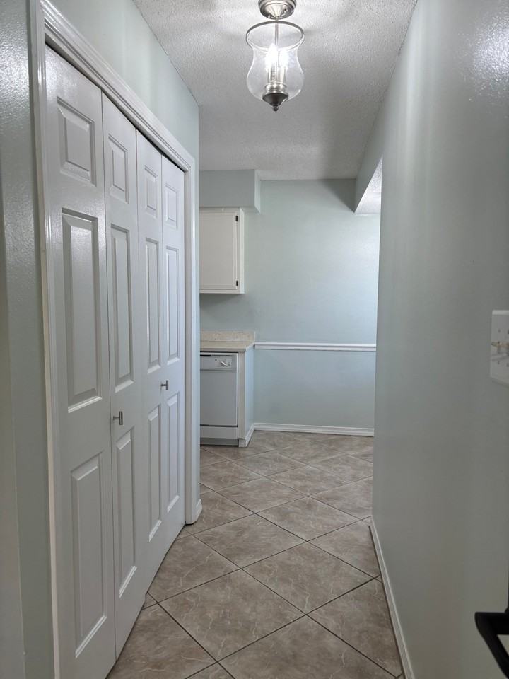 262 Highpoint Dr #262 - Photo 3 of 20