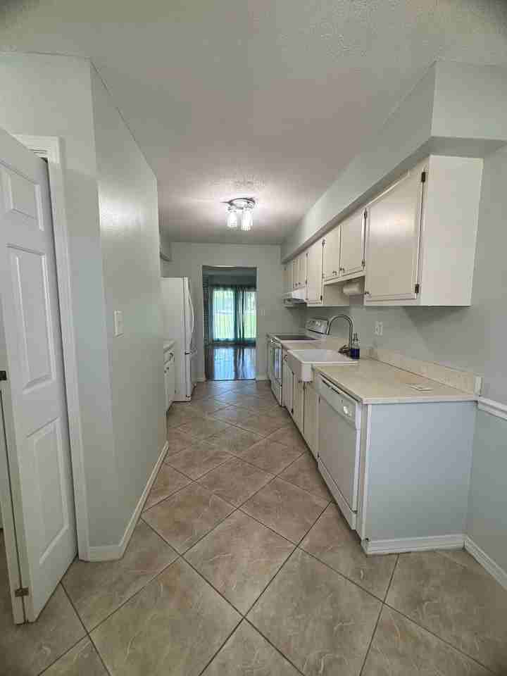 262 Highpoint Dr #262 - Photo 6 of 20