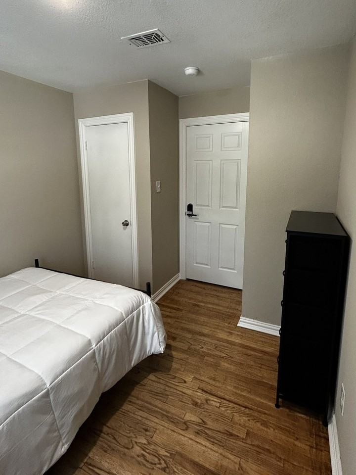 2311 E Mitchell St - Photo 5 of 10