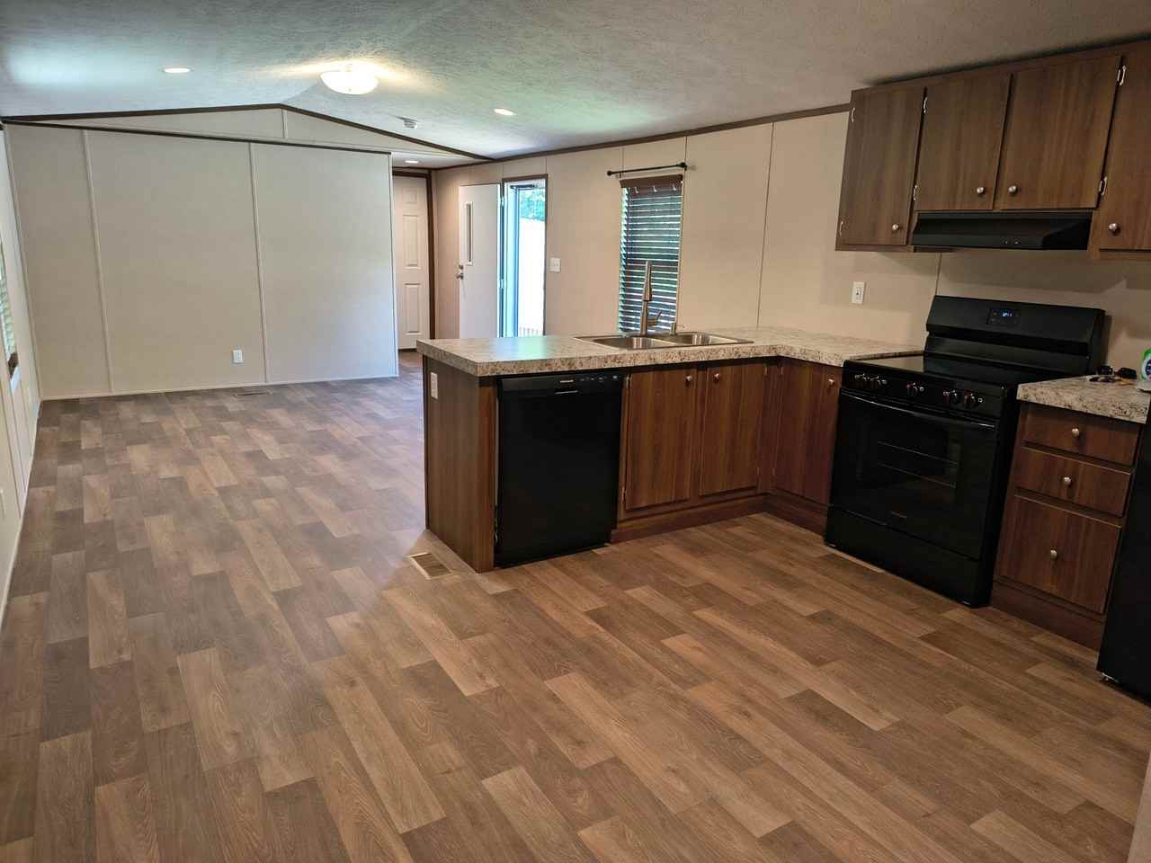 730 Case Cove Rd - Photo 3 of 5