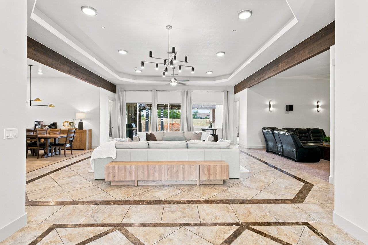3250 Sw - Photo 4 of 20