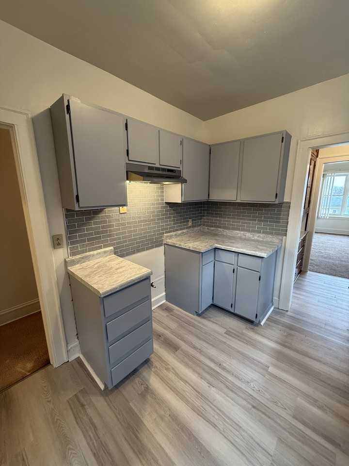 8220 S Langley Ave #3rdFL - Photo 6 of 11