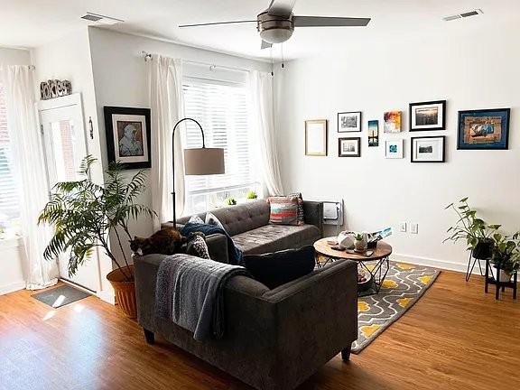 107 W 13th St #A - Photo 3 of 10