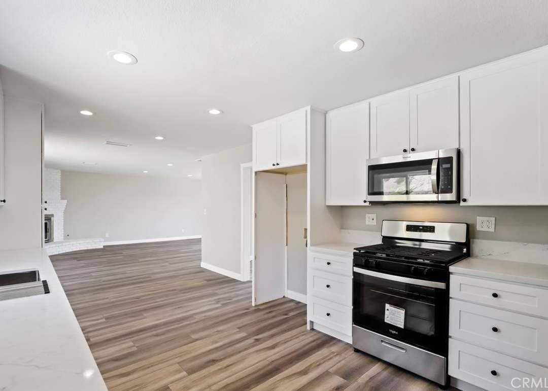 5485 Golden West Ave - Photo 2 of 19