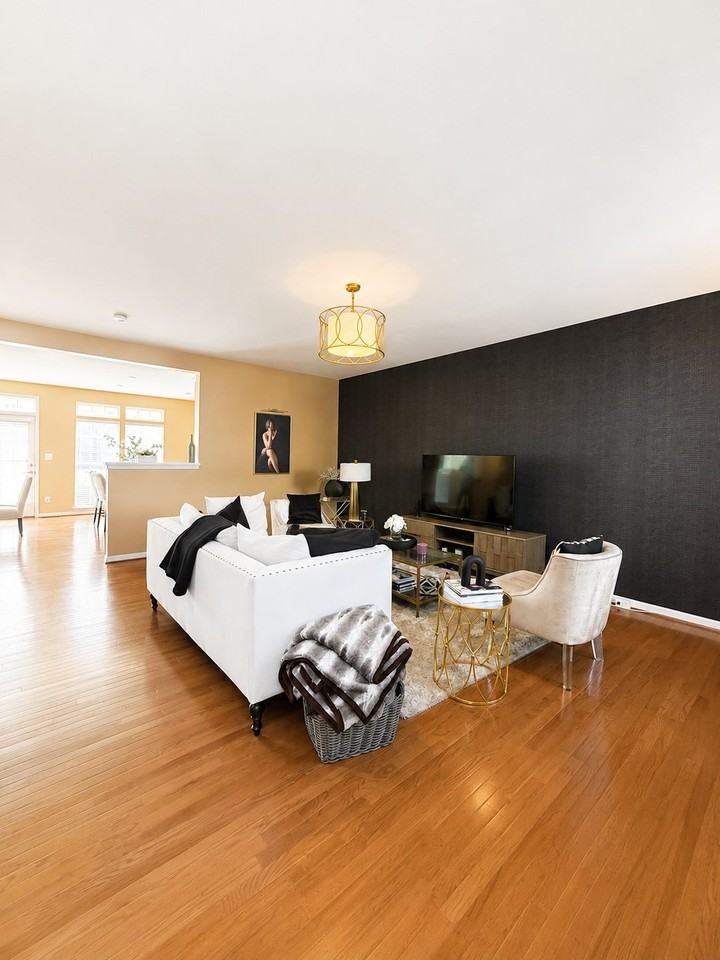 15201 Torbay Way - Photo 3 of 10