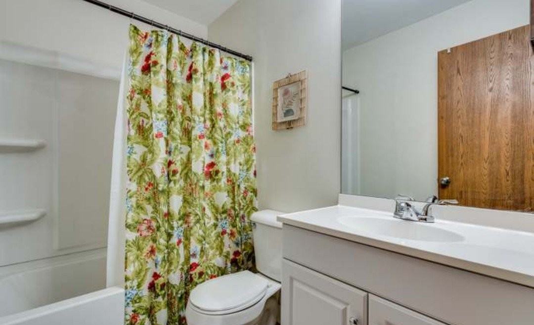 249 Brittany Dr - Photo 2 of 20