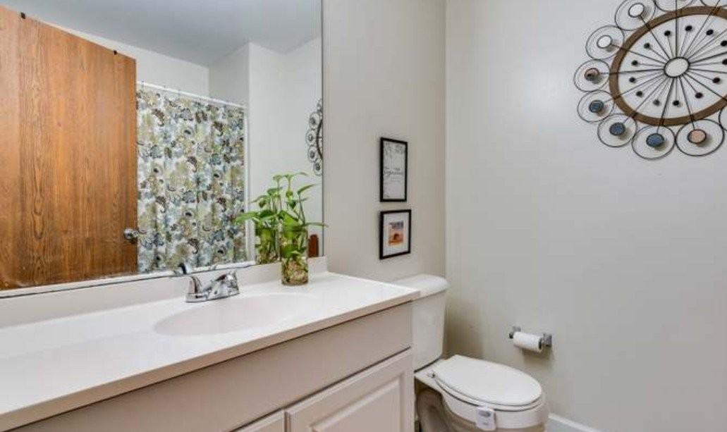 249 Brittany Dr - Photo 5 of 20