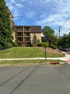 22 Riverside Dr #D4 - Photo 3 of 5