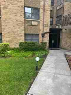 22 Riverside Dr #D4 - Photo 5 of 5