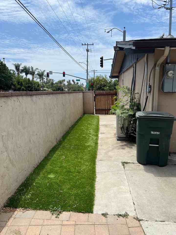 700 E Washington Ave - Photo 3 of 12