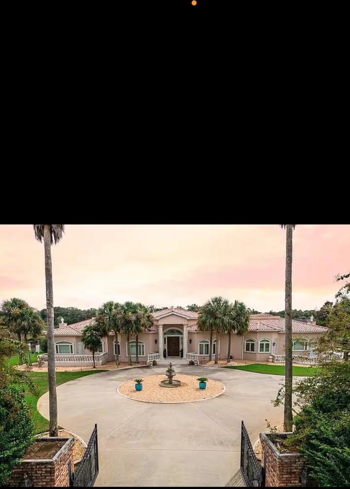 4600 Lacosta Dr - Photo 2 of 7