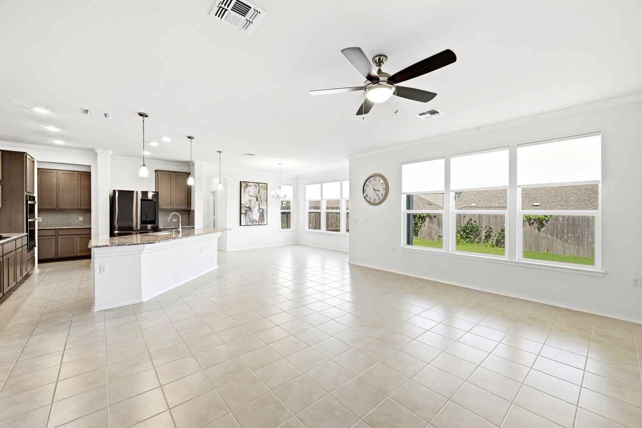 12801 Willowgrove Ln - Photo 3 of 20