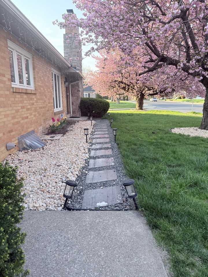 1830 Laubach Ave - Photo 3 of 20