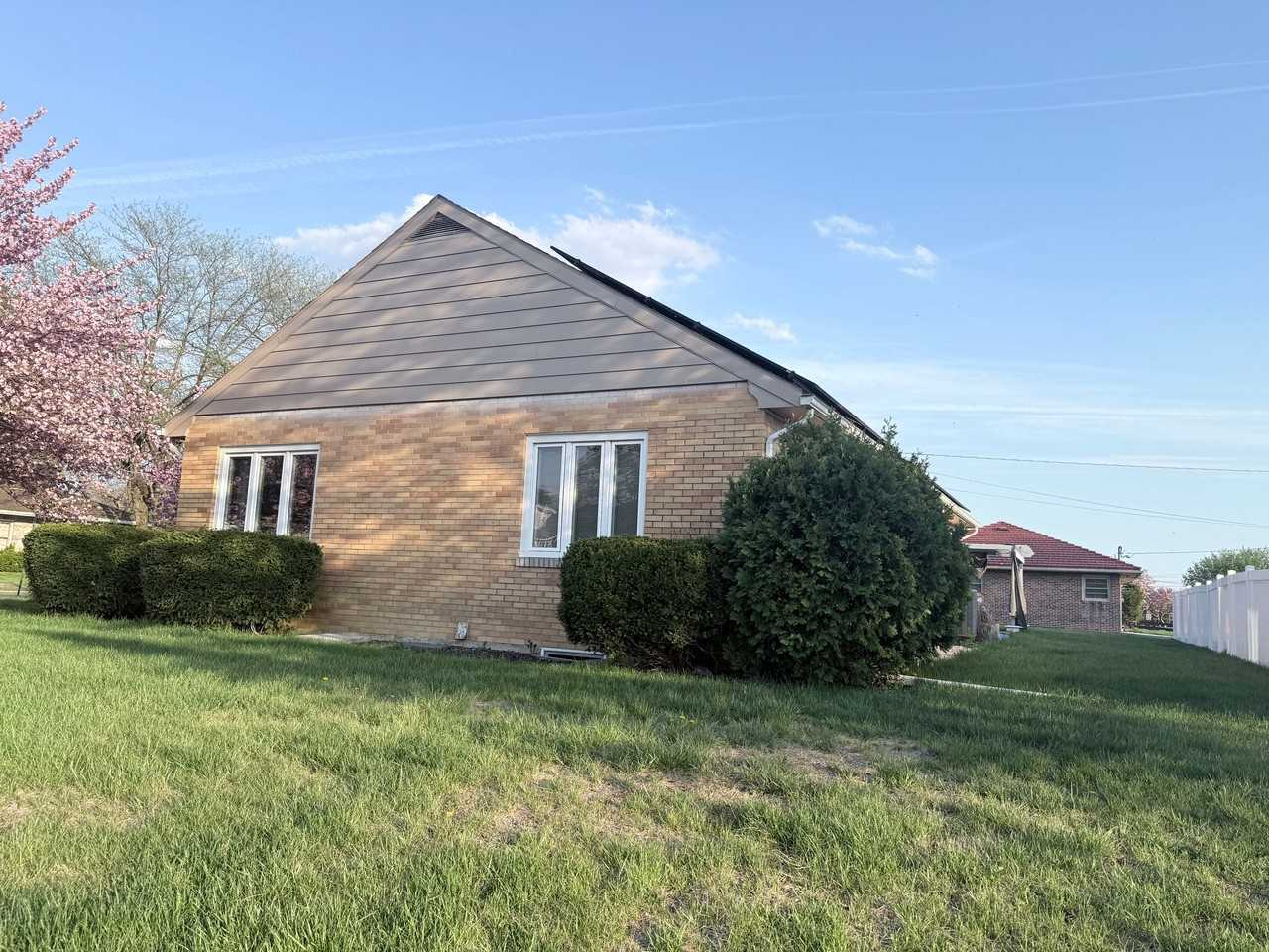 1830 Laubach Ave - Photo 4 of 20