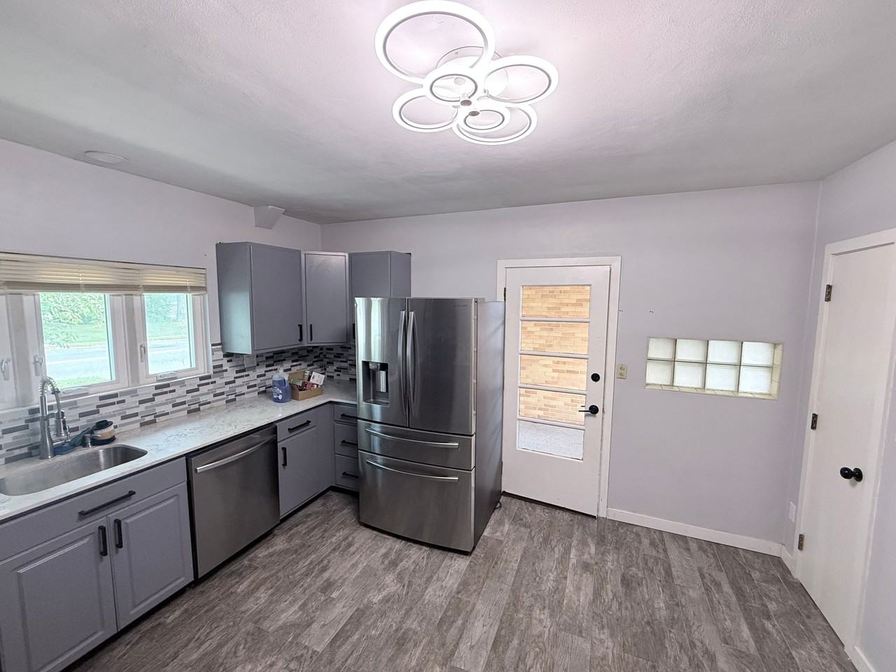 1830 Laubach Ave - Photo 5 of 20