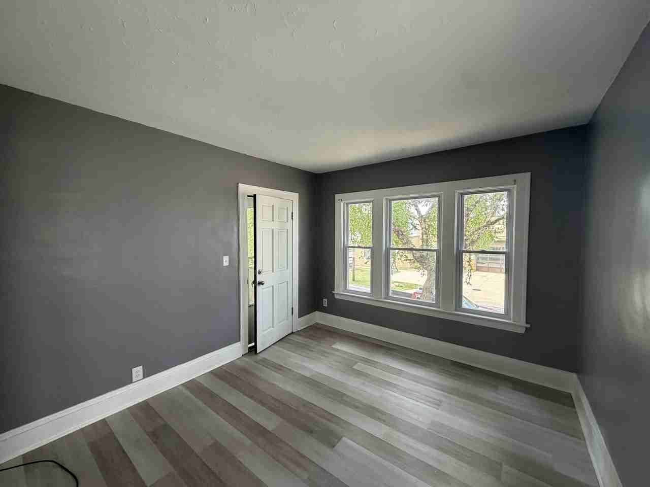 3235 W 121st St - Photo 4 of 10