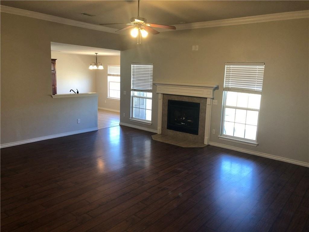 1595 Charles St - Photo 2 of 10