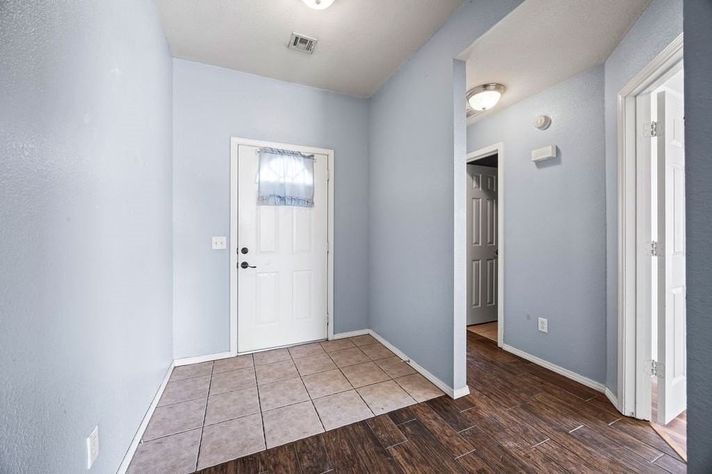 851 Honeysuckle Dr - Photo 4 of 29