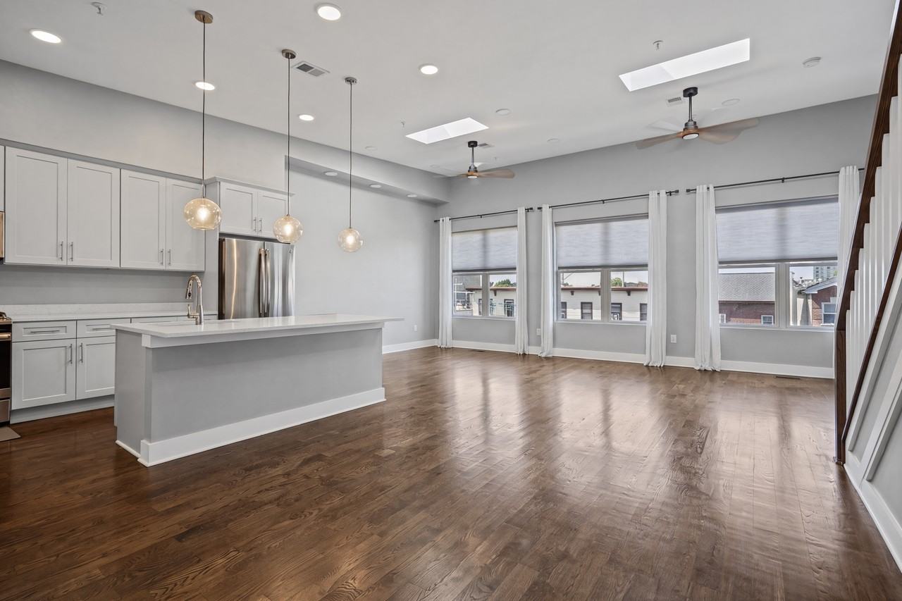 50 Laidlaw Avenue - 3Unit 3 #3 - Photo 3 of 15