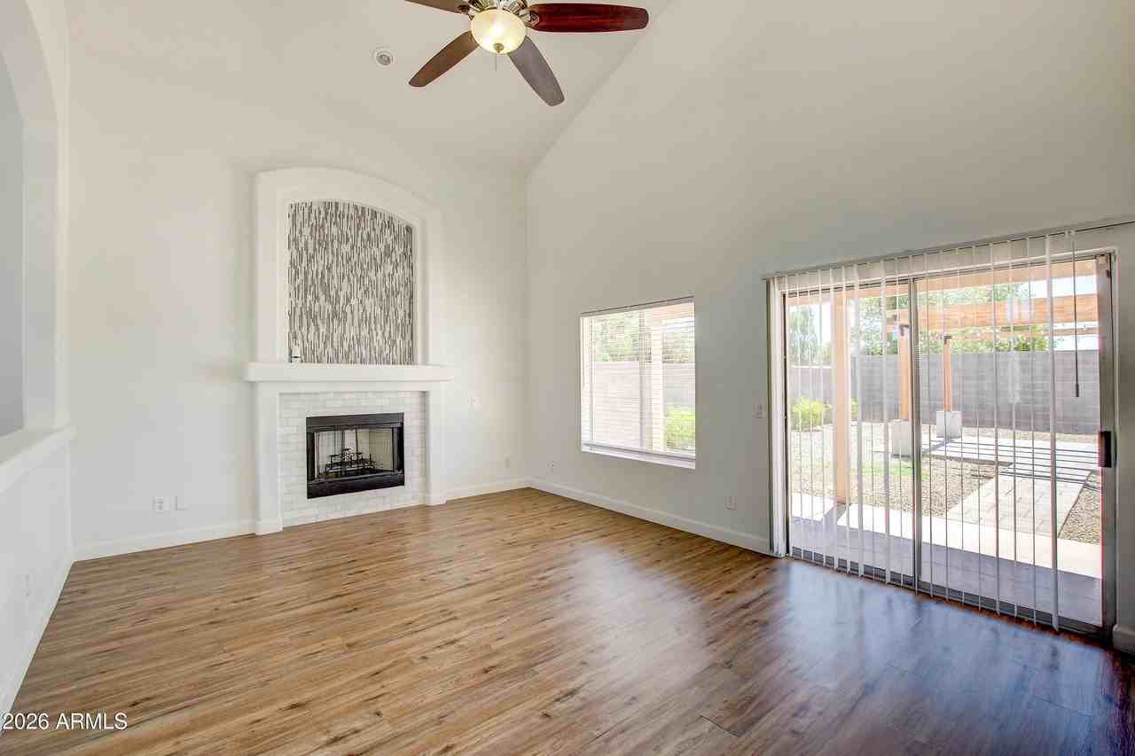 1550 N Sunset Pl - Photo 7 of 36
