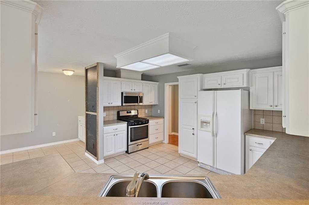 4406 Colony Chase Dr - Photo 5 of 17