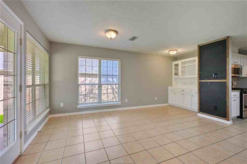 4406 Colony Chase Dr - Photo 6 of 17