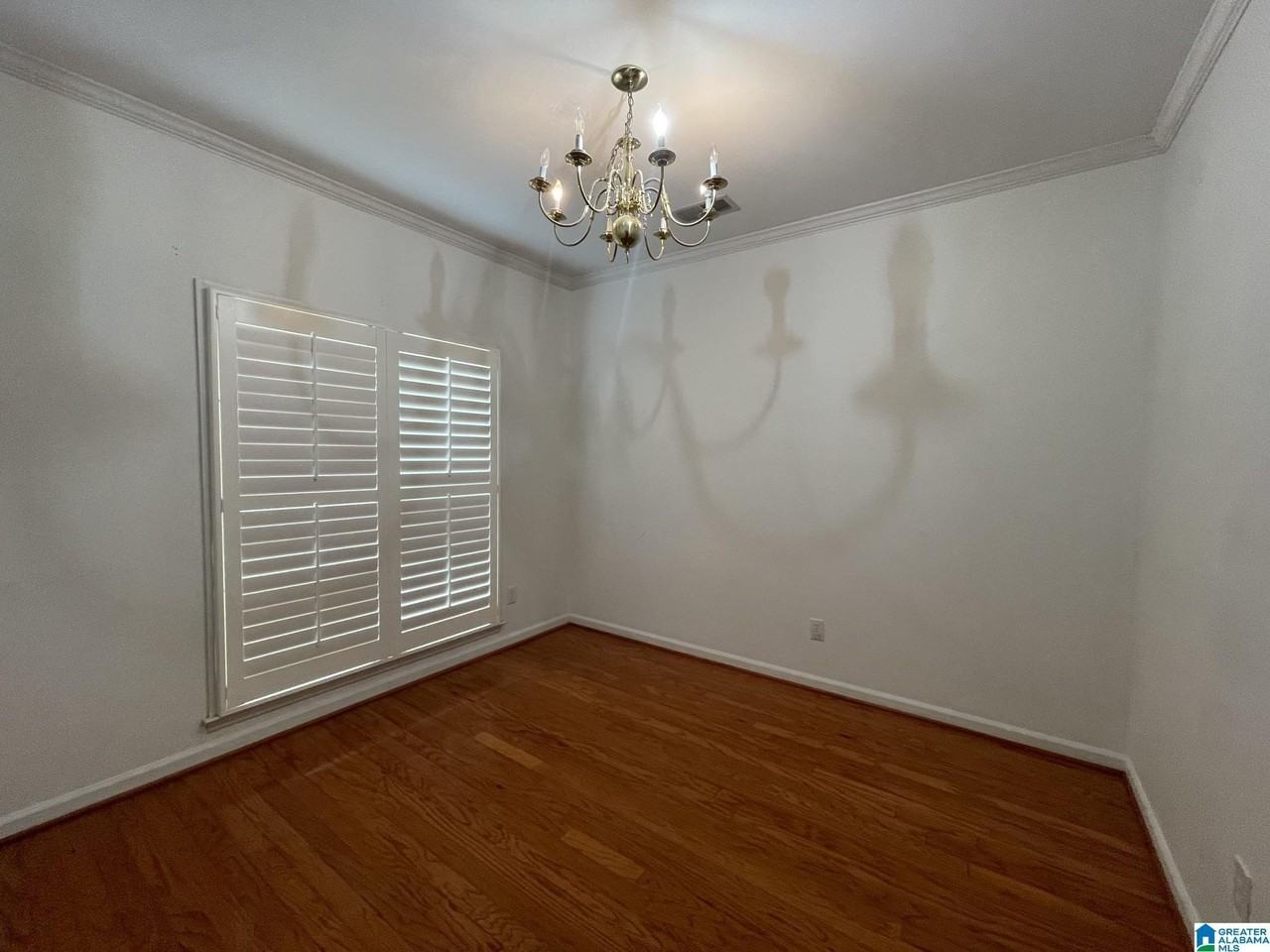 641 Rockhurst Dr - Photo 2 of 11