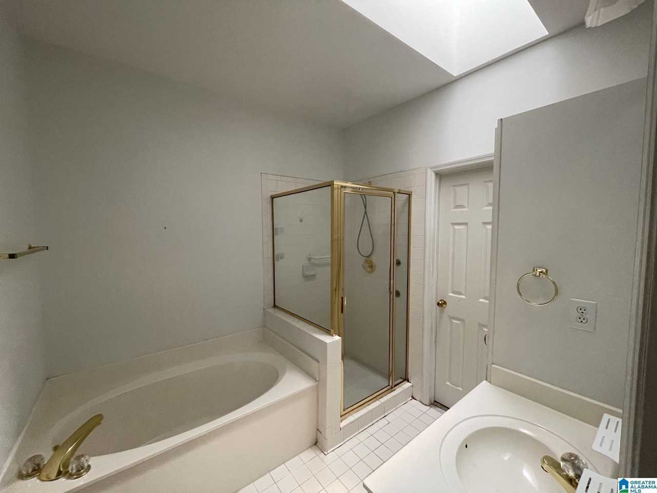 641 Rockhurst Dr - Photo 4 of 11