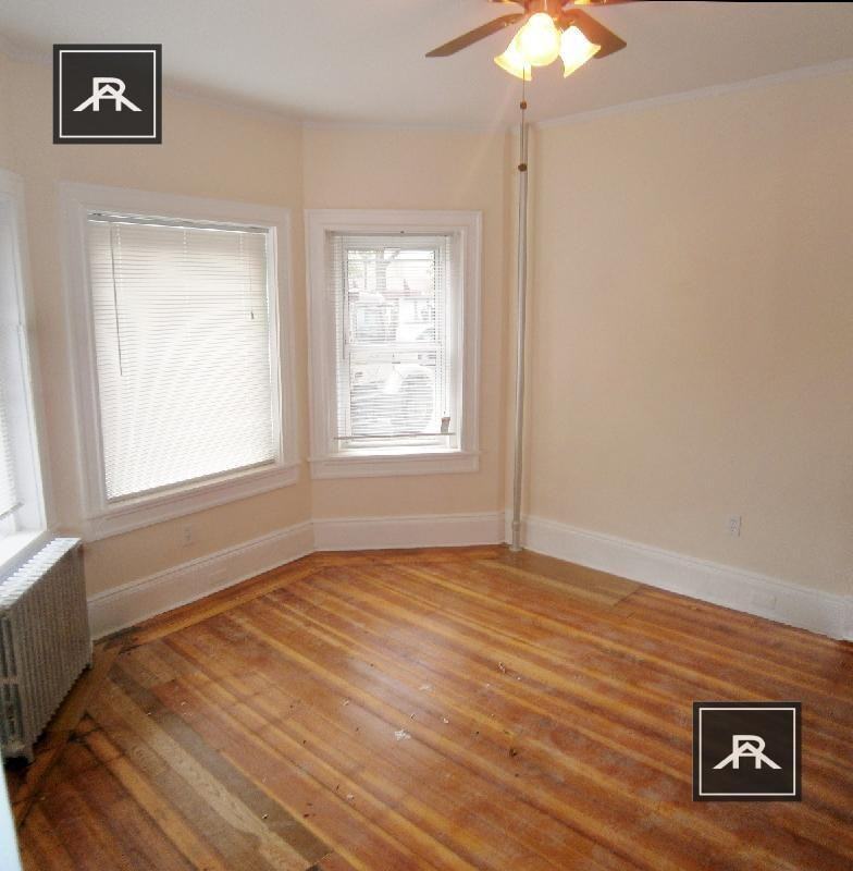 383 Harvard St - Photo 3 of 7