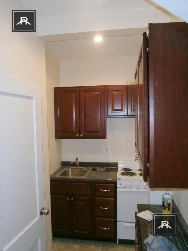 383 Harvard St - Photo 6 of 7