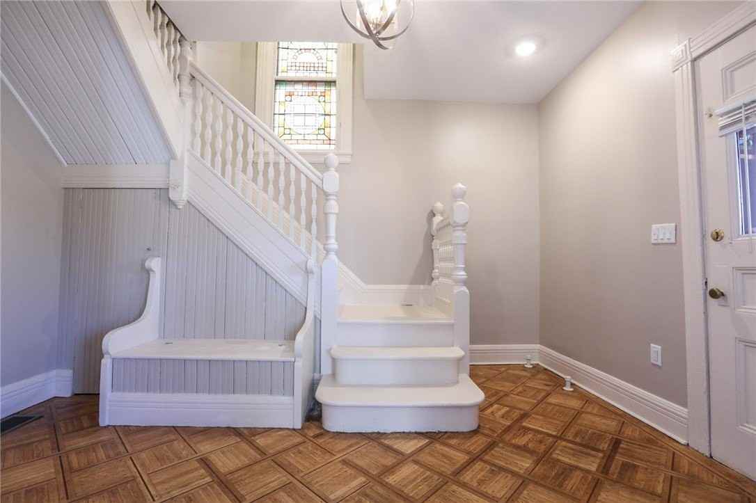 739 University Ave #DOWN - Photo 6 of 25