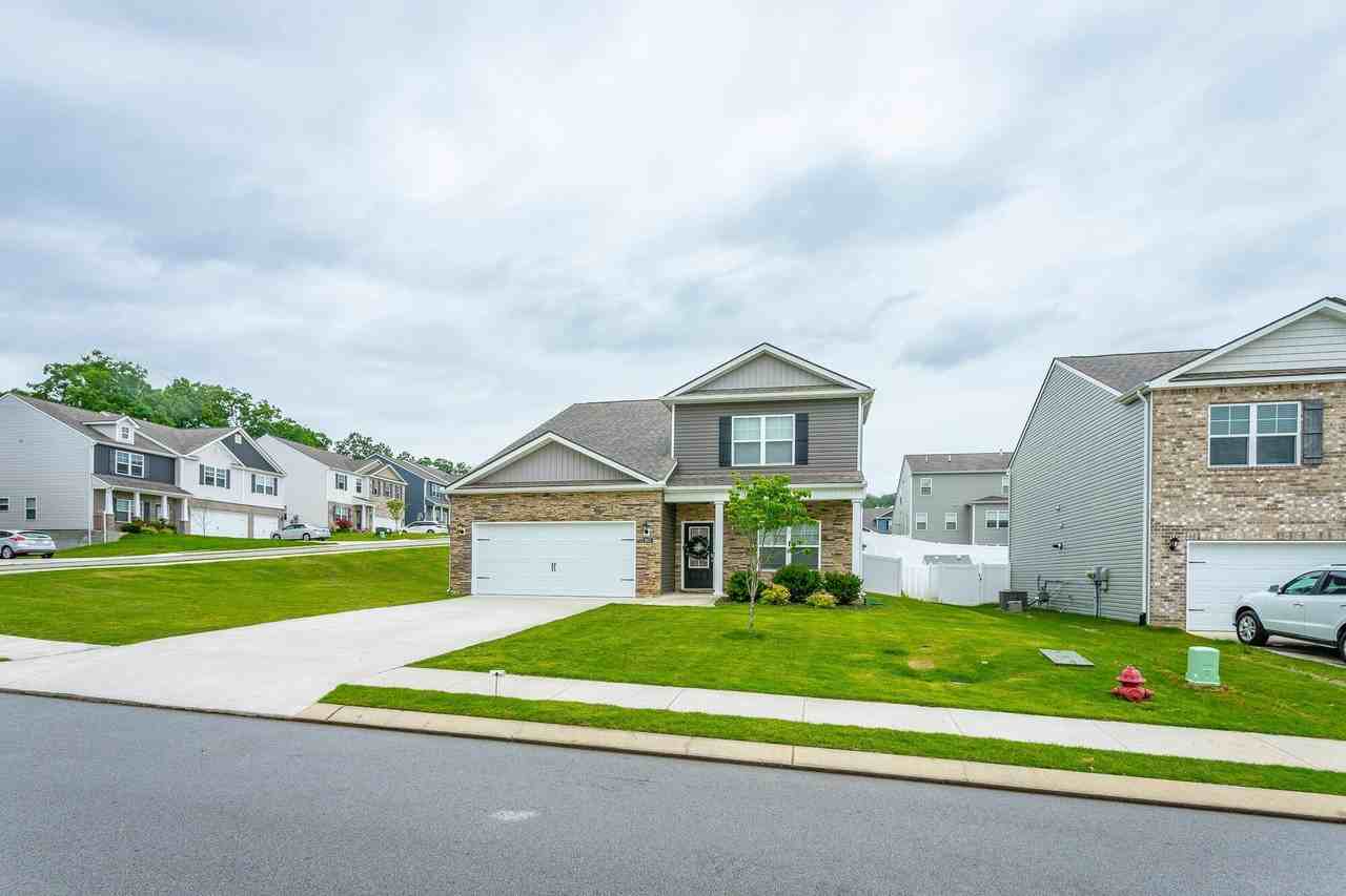 9807 Ramble Brook Ln - Photo 2 of 37