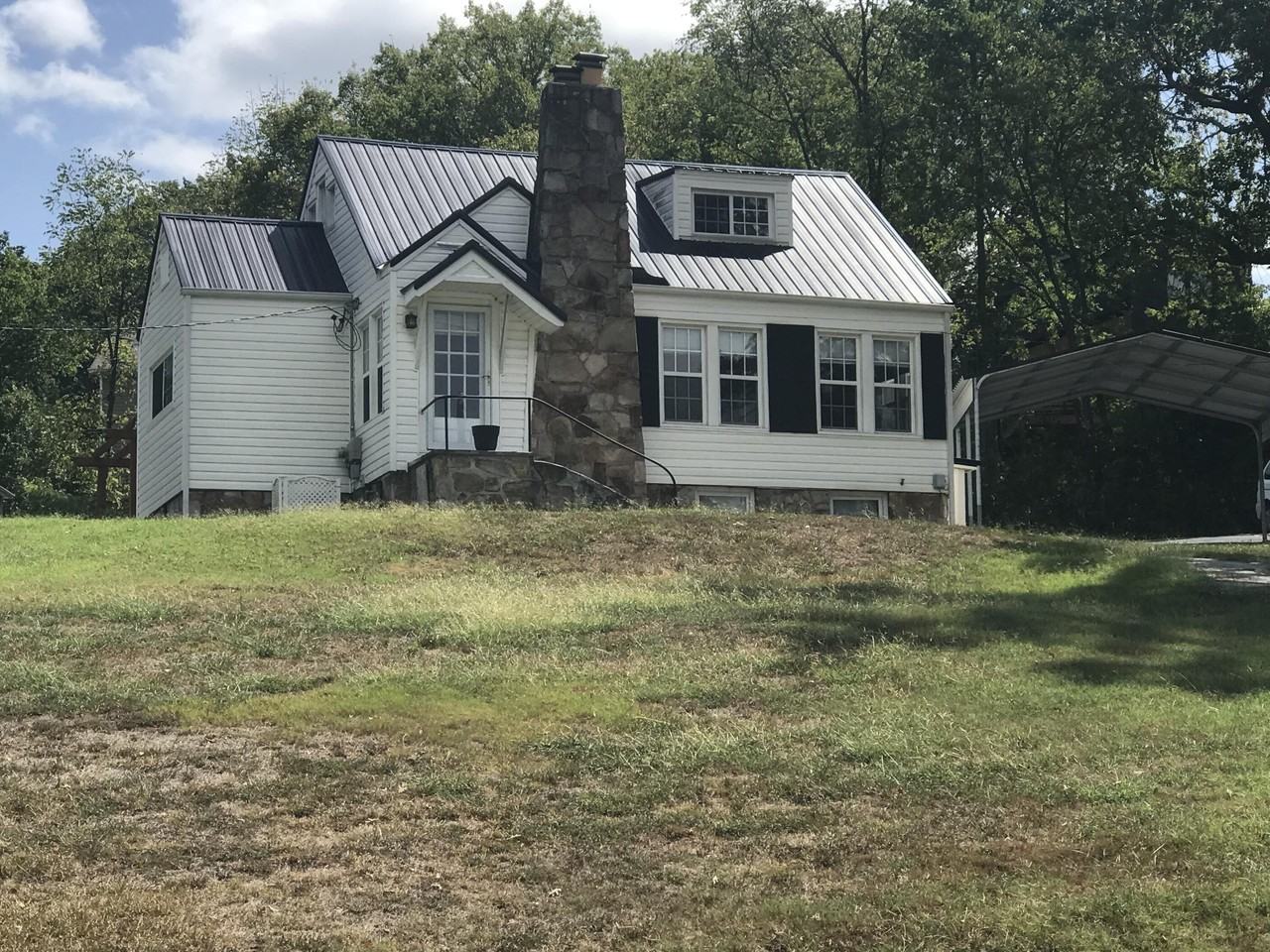 1108 Ashmore Ave - Photo 2 of 17