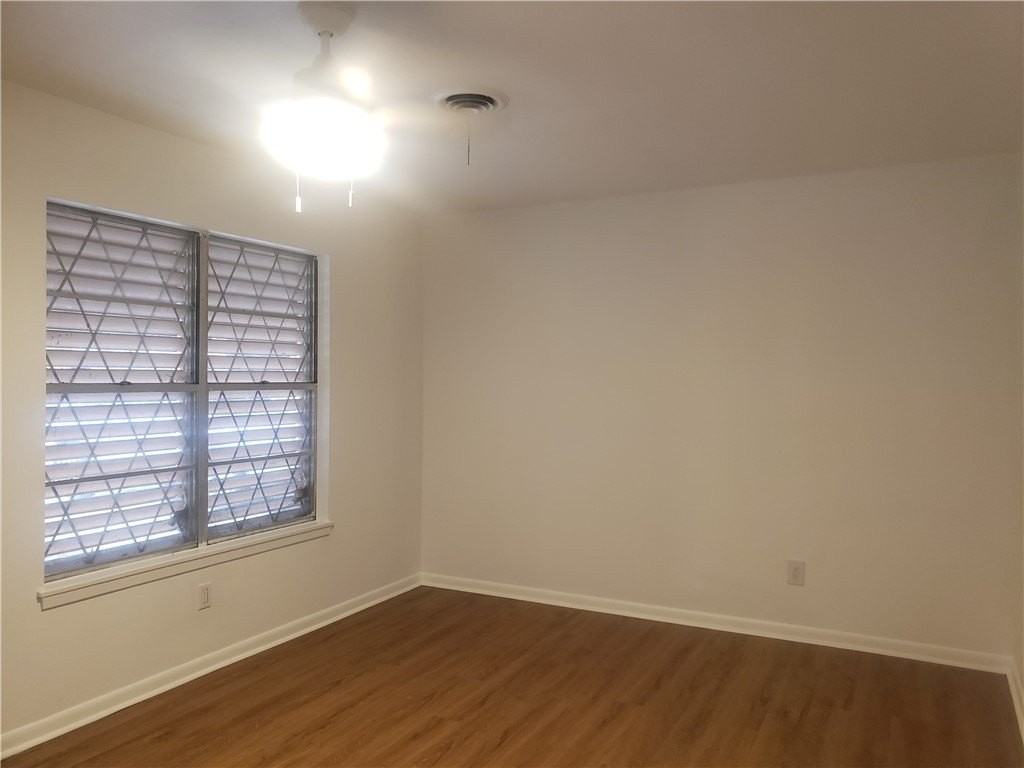 614 Bel Air Dr - Photo 2 of 13