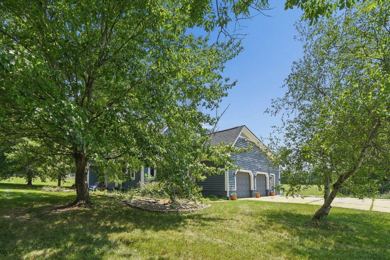50 Homestead Dr - Photo 3 of 30