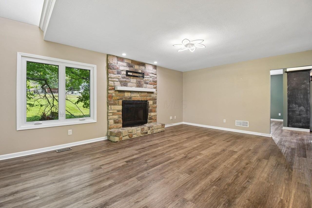 50 Homestead Dr - Photo 5 of 30
