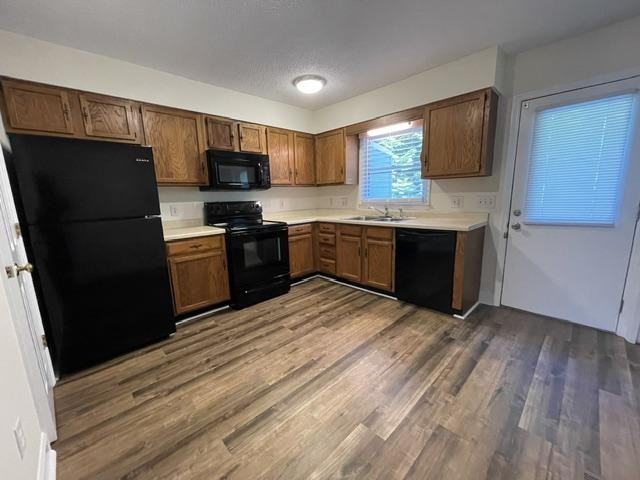 2359 Hendersonville Rd - Photo 2 of 10