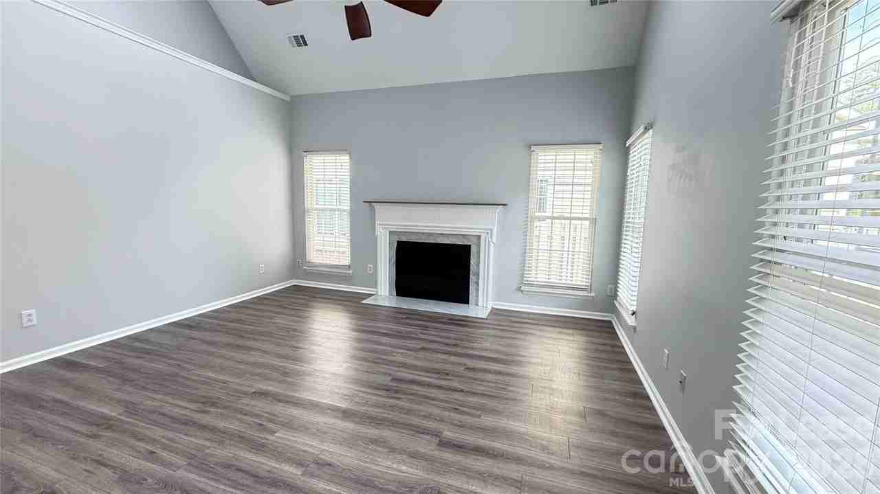 9128 Twilight Hill Ct - Photo 6 of 24