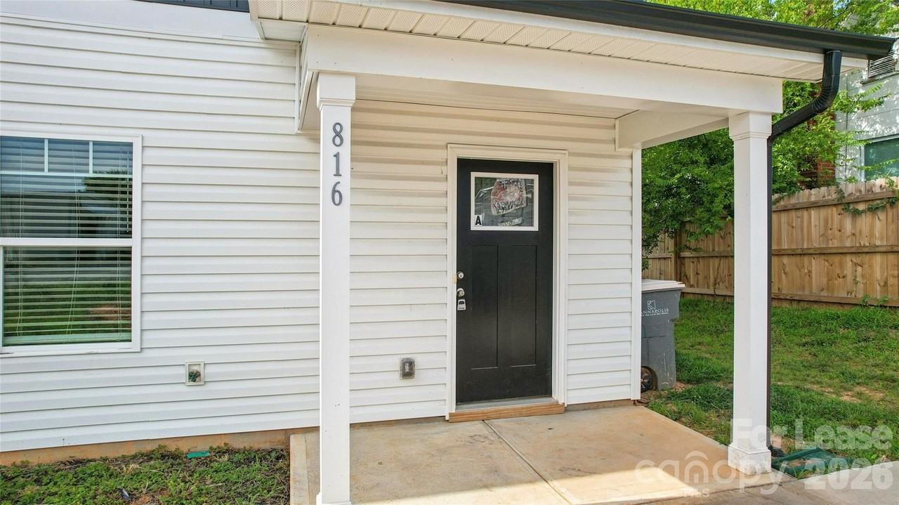 816 Fairview St #A - Photo 4 of 34