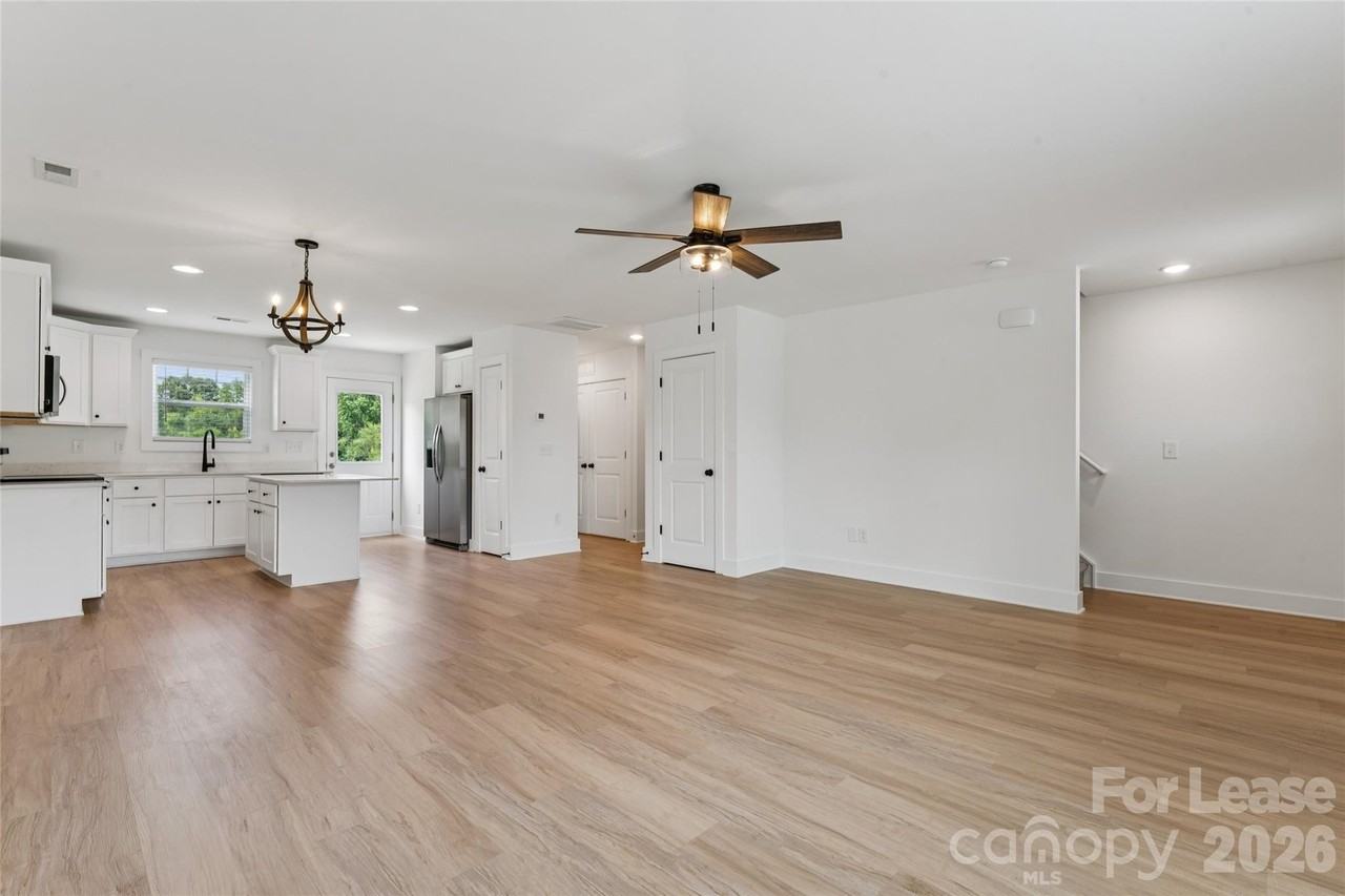 816 Fairview St #A - Photo 6 of 34