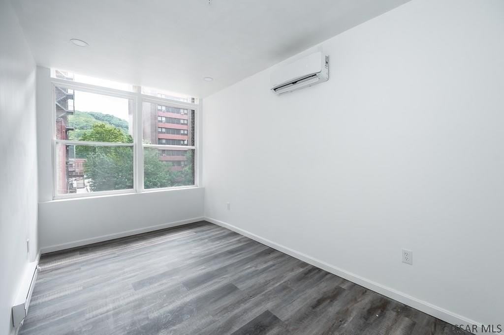 215 Franklin St Unit 302 - Photo 6 of 12