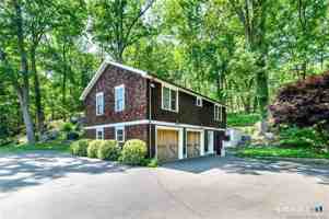 featured image of 102 Ladder Hill Rd N