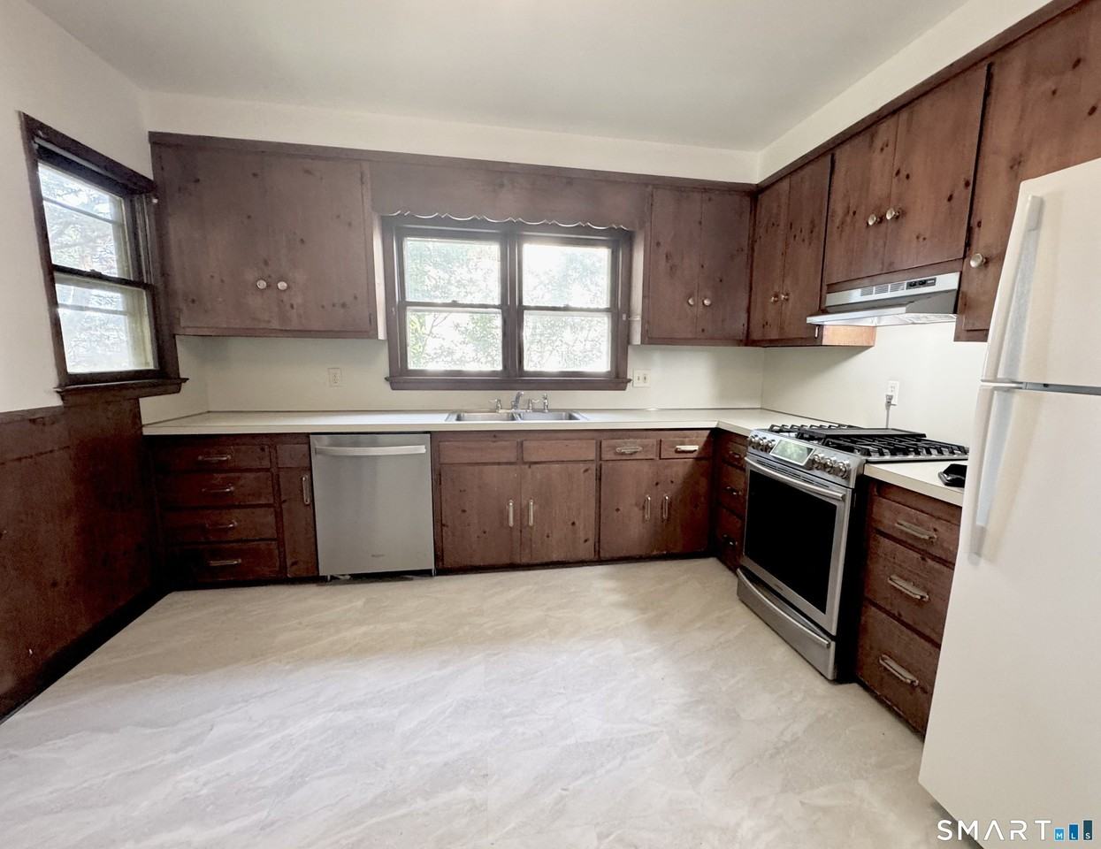 23 Quintard Ave #A - Photo 2 of 17