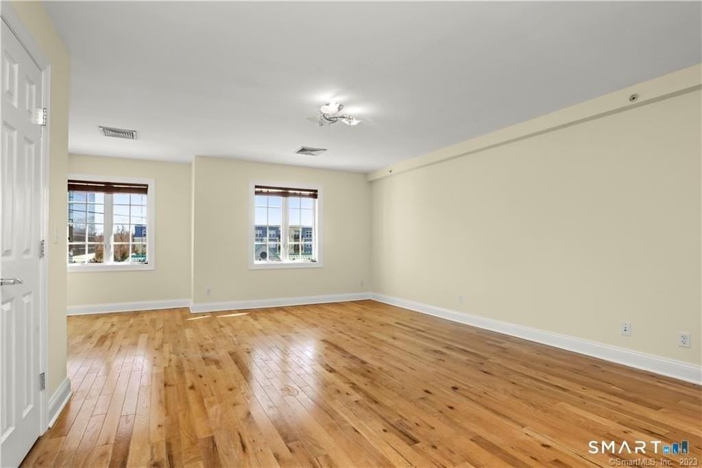 550 Connecticut Ave #2 - Photo 7 of 16