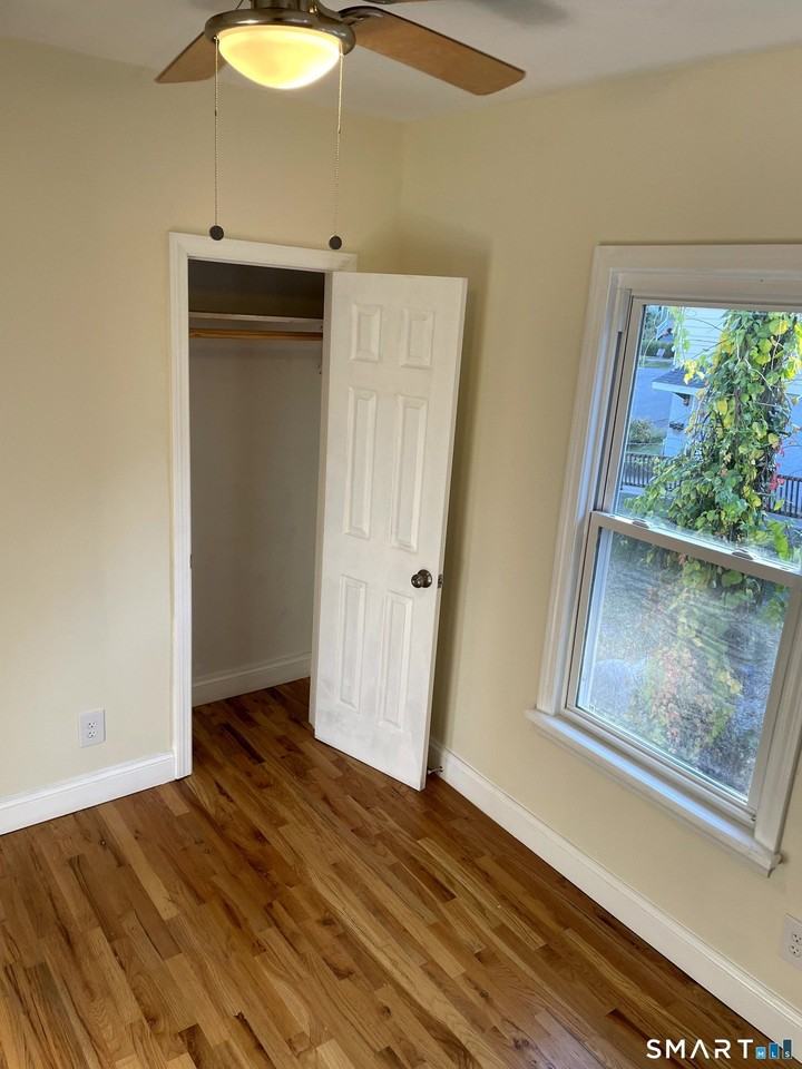 41 Elm St - Photo 3 of 8
