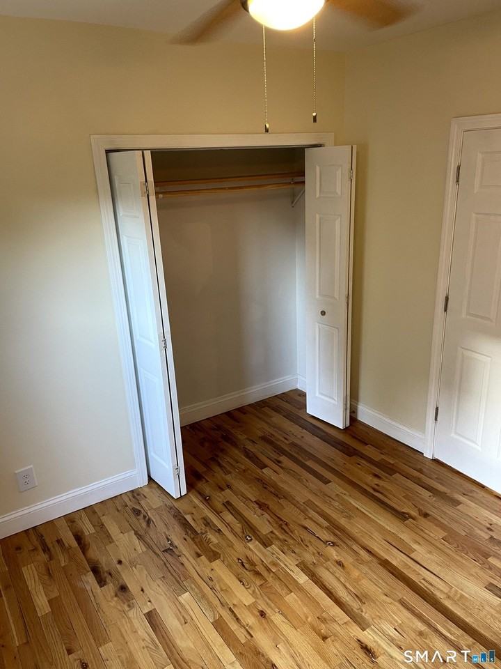 41 Elm St - Photo 4 of 8